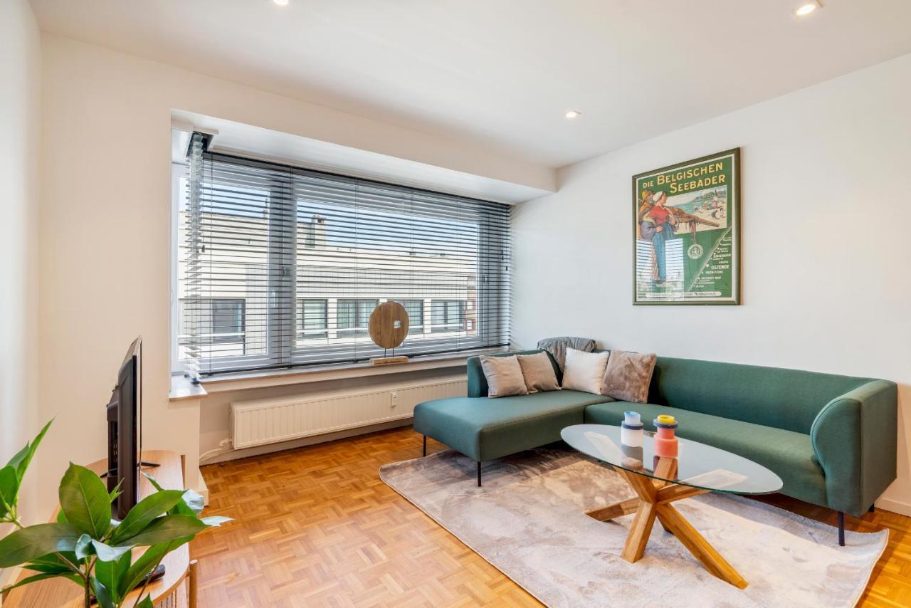 Fantastically Located Modern Apartment With Garage Available أوستيند المظهر الخارجي الصورة